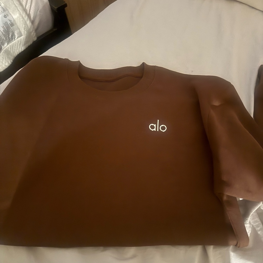 ALO Yoga Women's Brown Crew Neck Sweater
